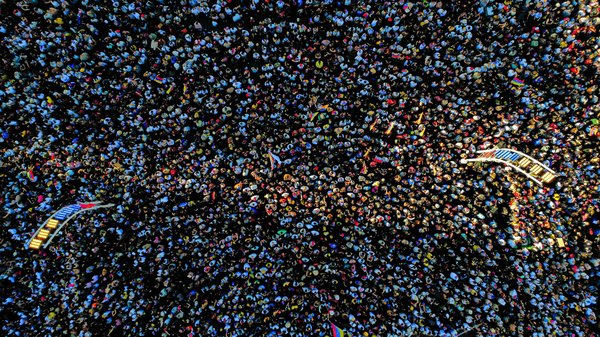 Impact des prénoms : choix et répercussions sur radio france